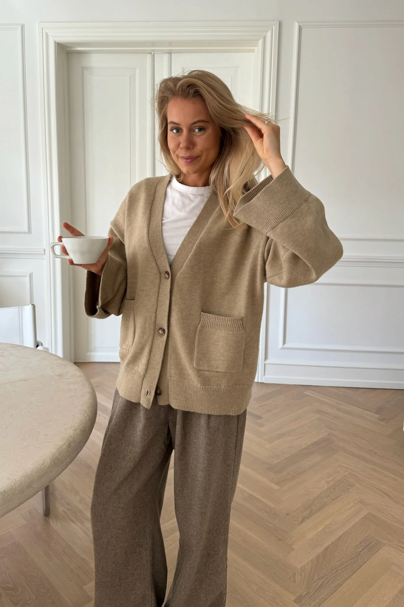 Molly Cardigan Beige - Image 5