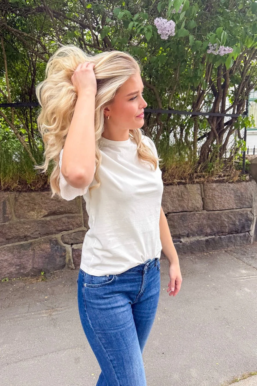 Yaslex Ss Top W. Emb Sleeves Star White - Image 3