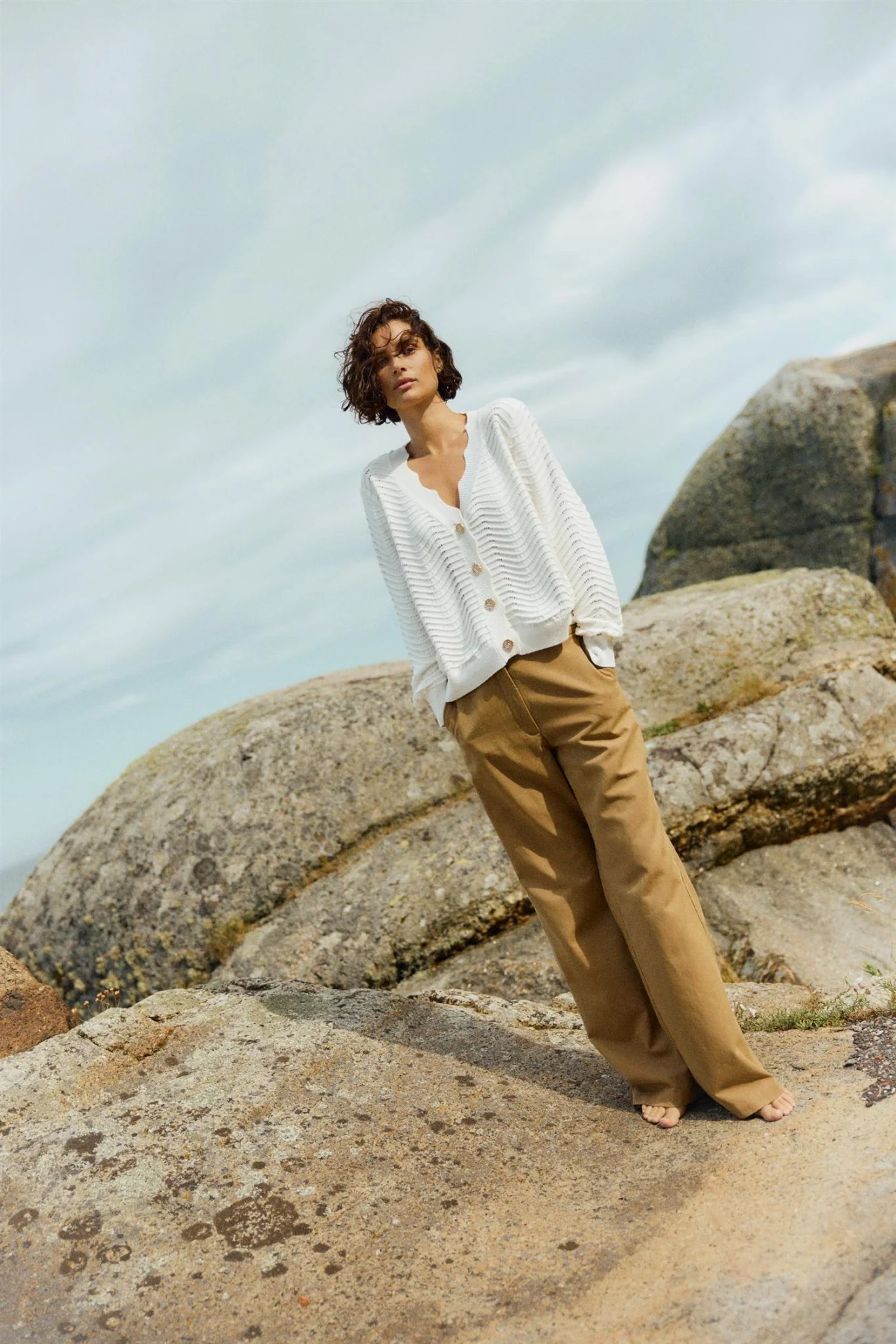 The Wave Inez Cardigan White - Image 2