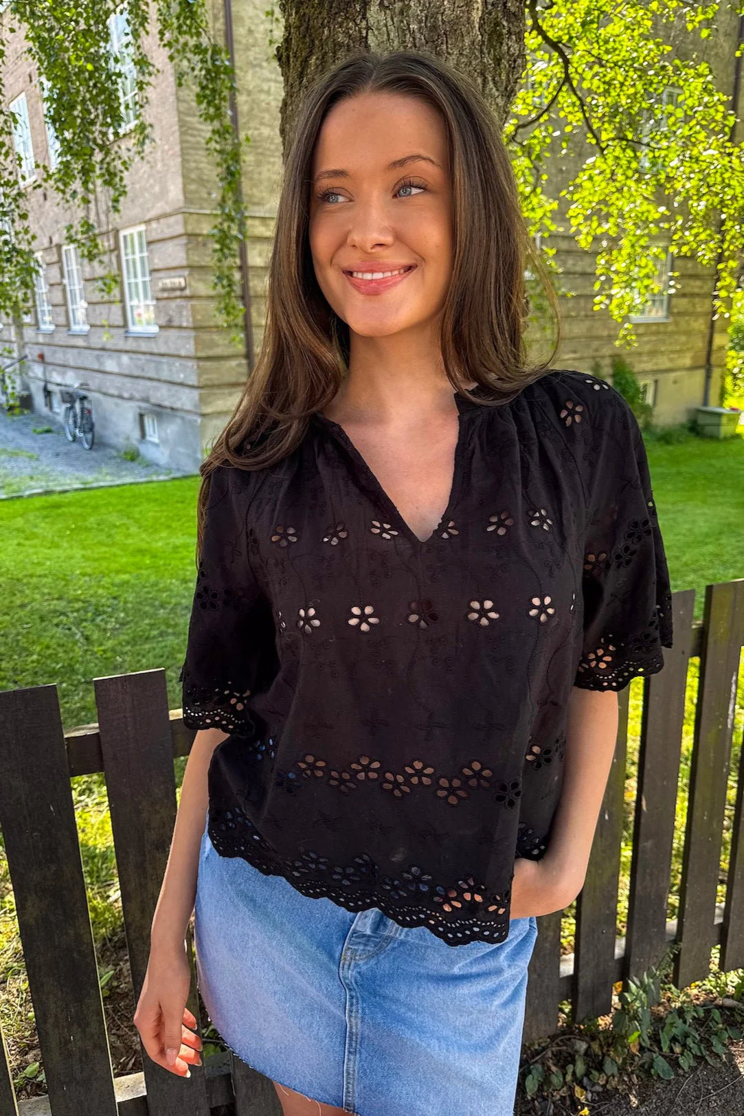 Odet Embroidery Blouse Black - Image 4