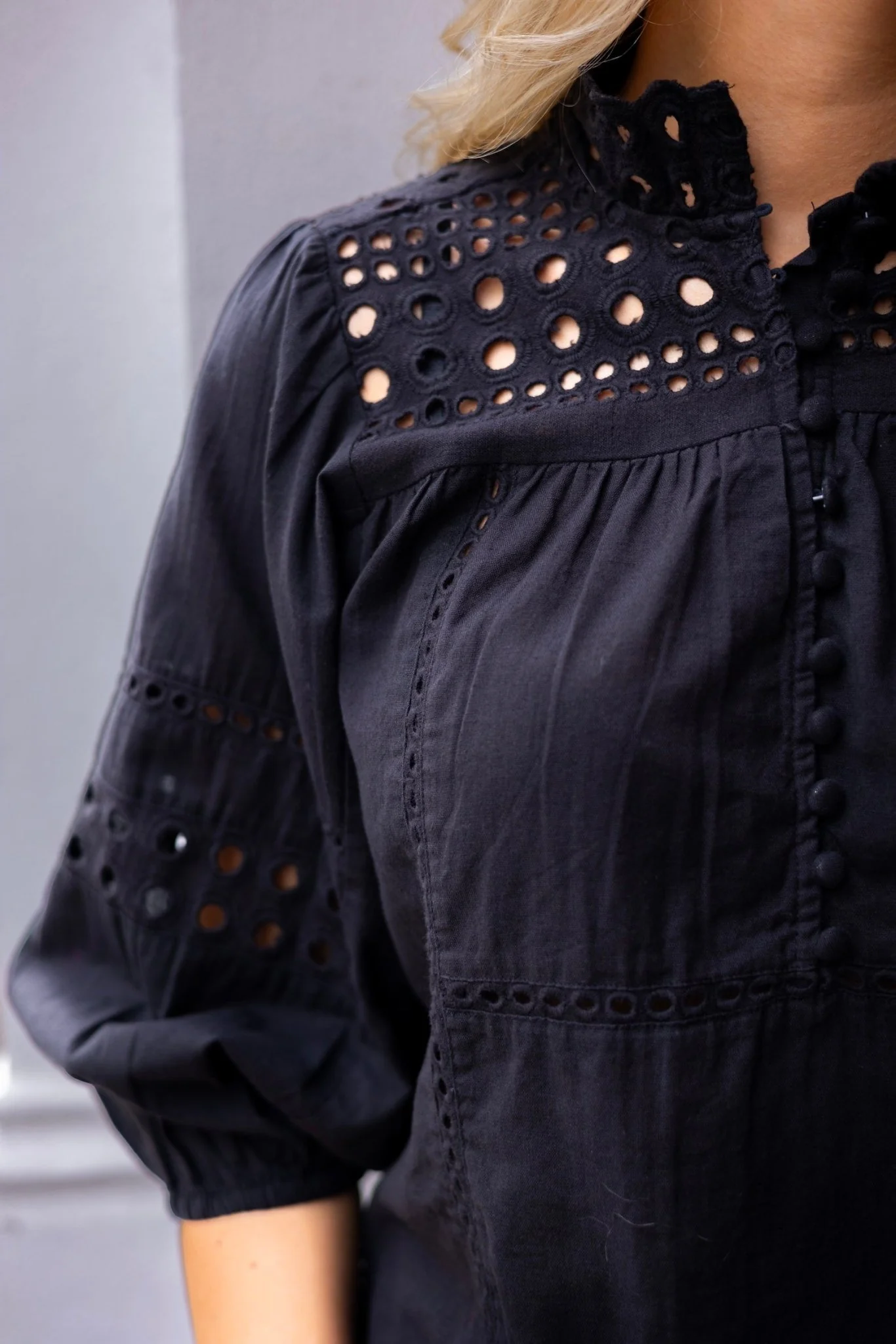 Brunie Blouse Black - Image 4