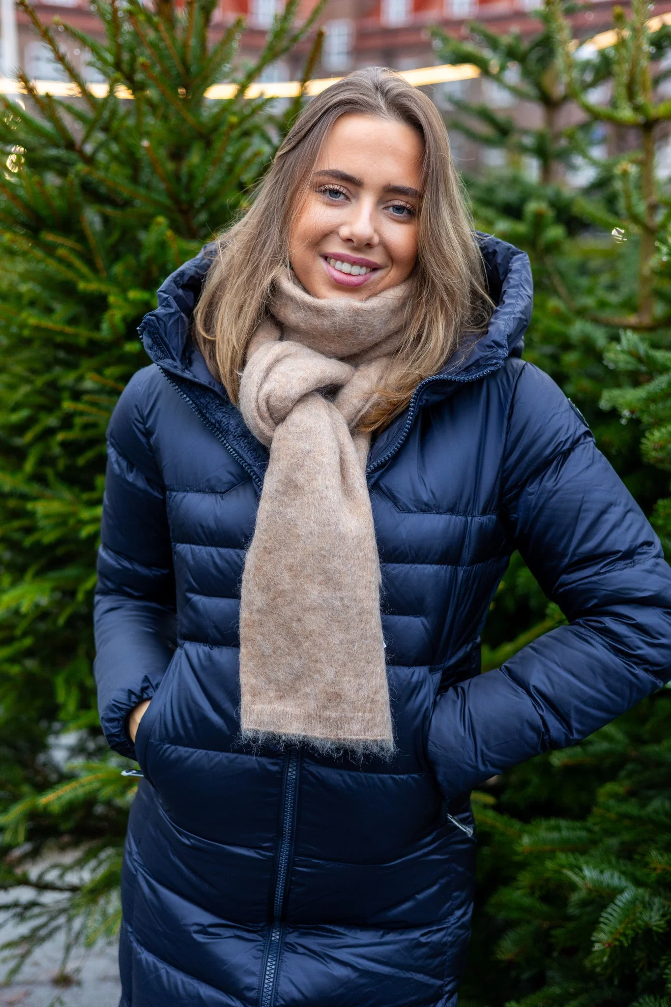 Boxy XL Scarf Beige Melange - Image 2