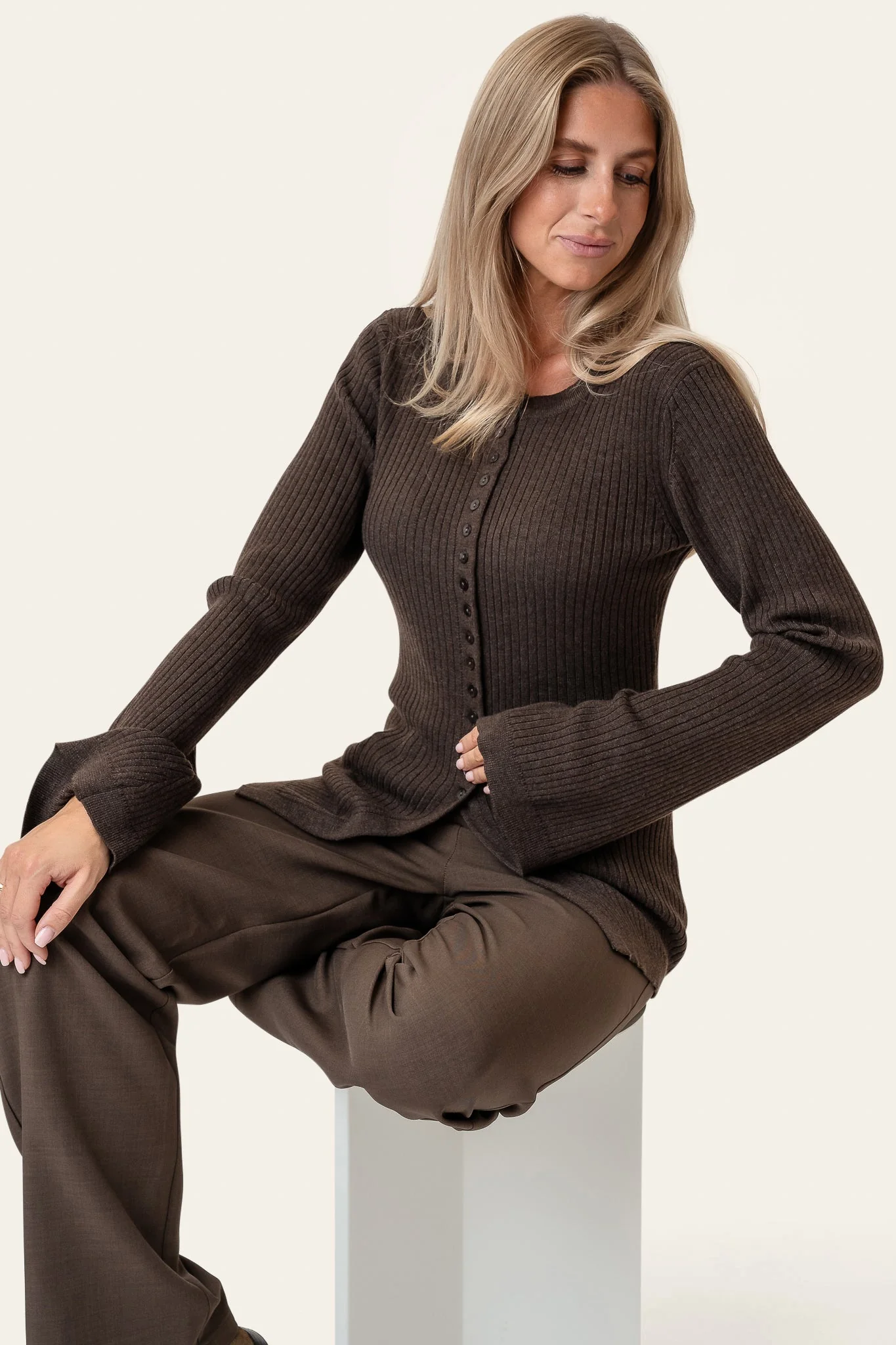 Elma Cardigan Dark Brown - Image 7