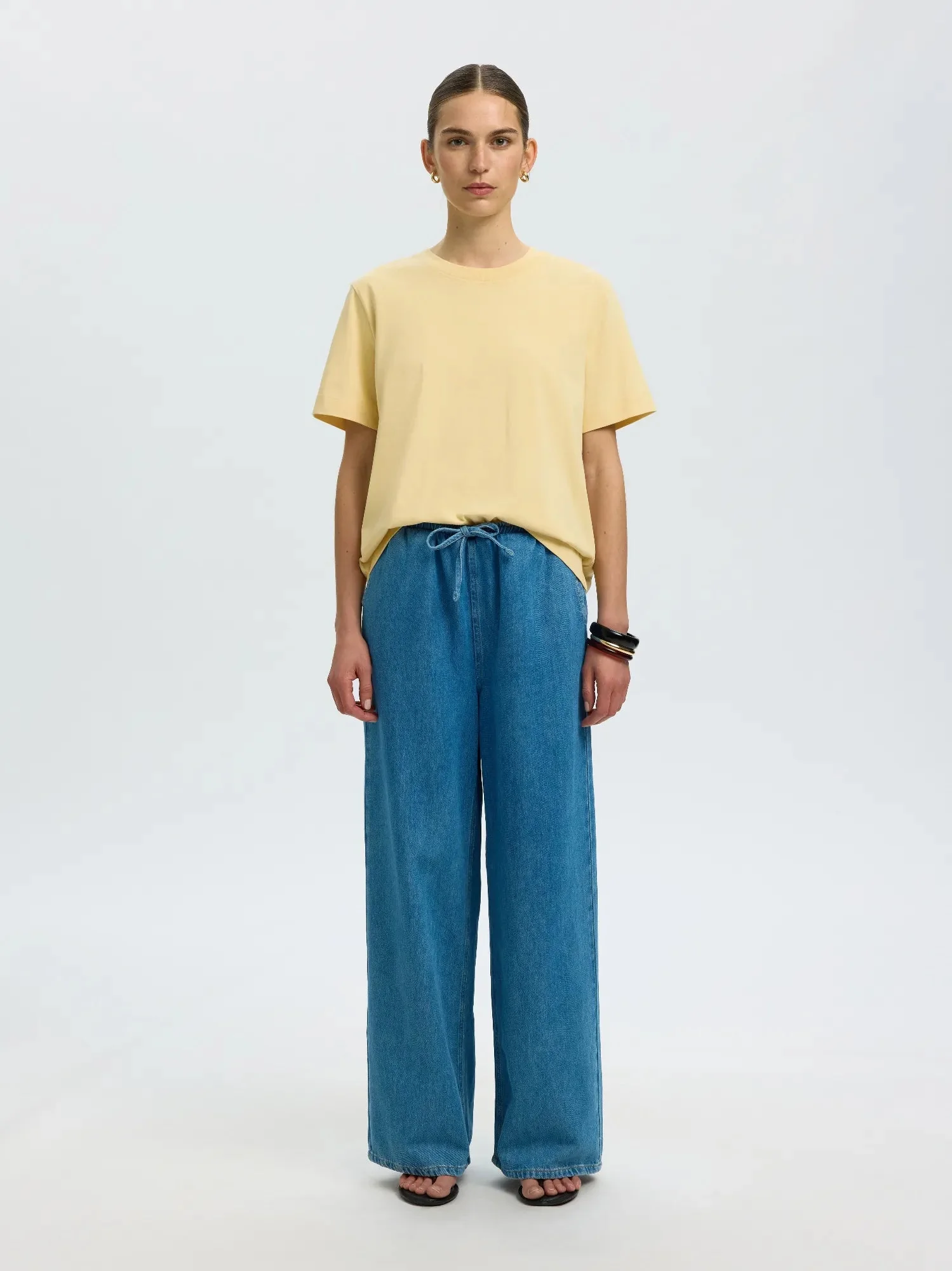Essential Ss Boxy Tee Italian Straw - Image 6