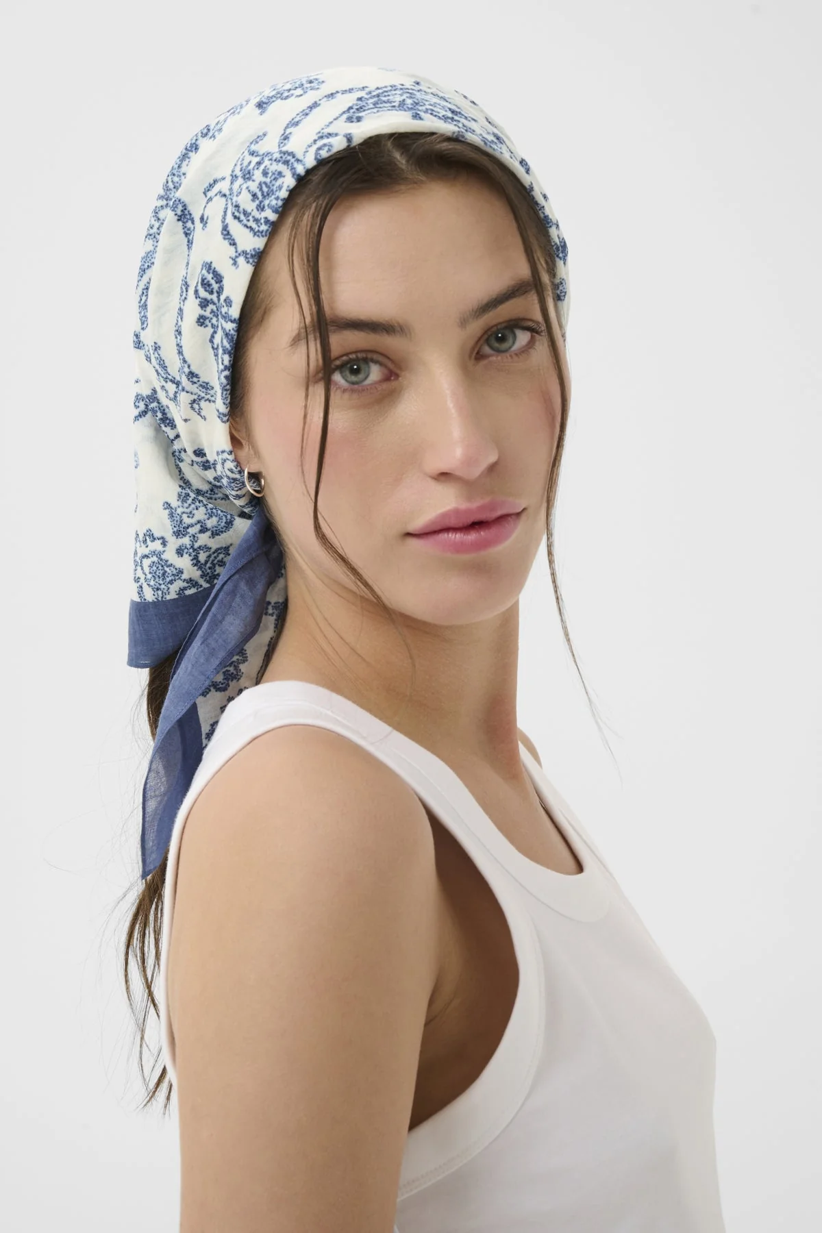 Phi Scarf Blue Dot Paisley Print - Image 4