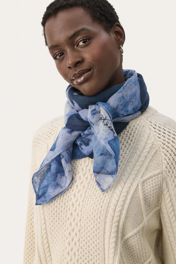 Felisiapw Scarf Blue Leaf - Image 2