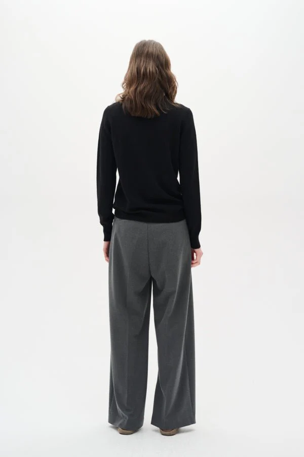 Lukkaiw Rollneck Pullover Black - Image 7